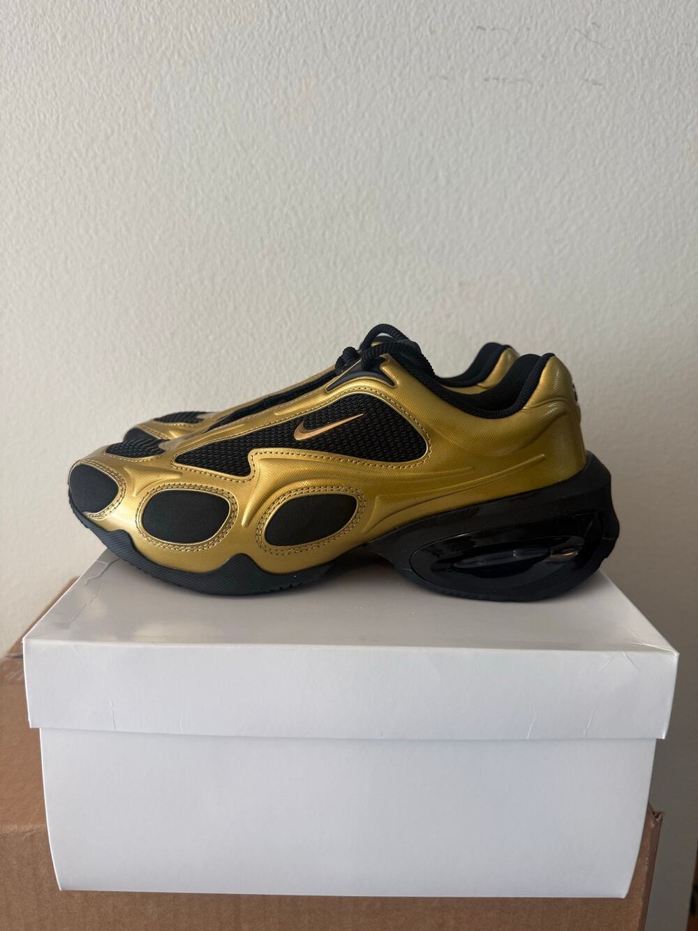 Nike Air Max Muse Metallic Gold Black Women’s Size 7.5 FV1920-701 Sneakers